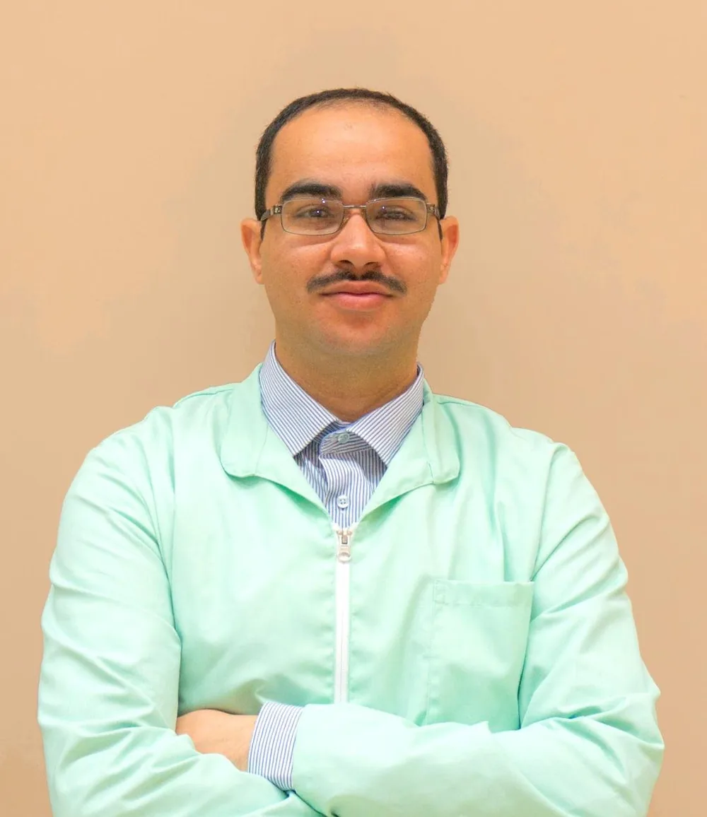 Shereef Shahen, dentiste spécialiste en orthodontie au centre dentaire Dentoker